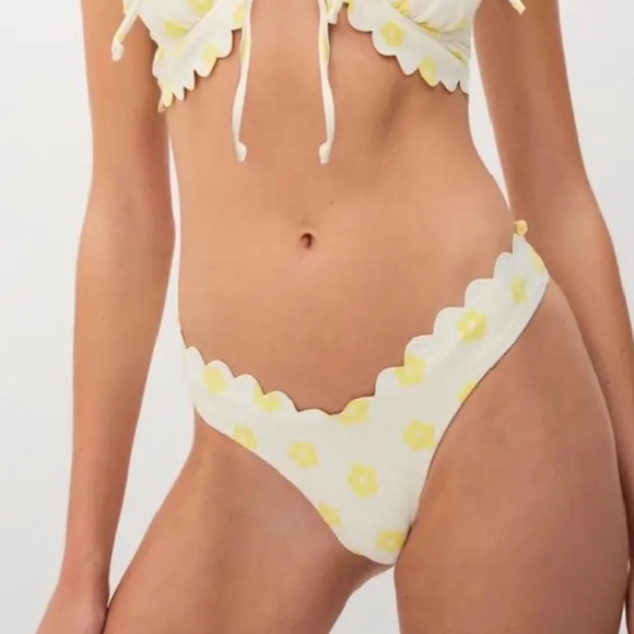 New! For Love And Lemons White Yellow Floral thong Bikini Bottom 1894 - Picture 12 of 12